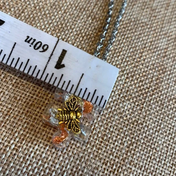 Honey Bee resin puzzle piece Handmade Necklace 18” chain NWOT Autism awareness - Picture 6 of 9